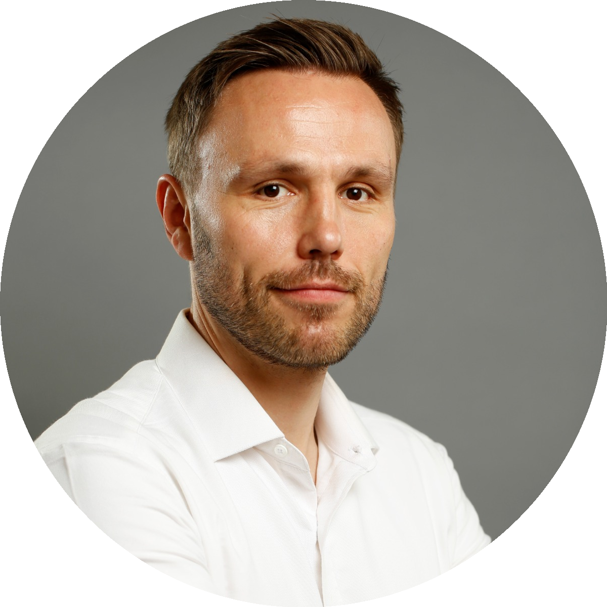 Simon Rybicki Headshot